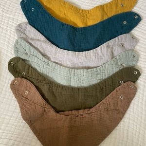 Muslin bibs barely used